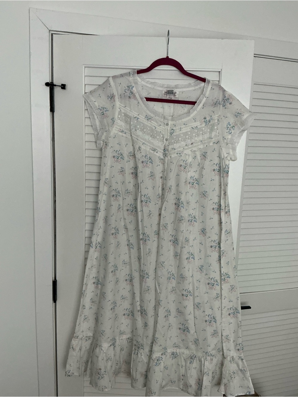 Lindsey Blake White Floral Short-Sleeve Cotton Nightgown medium cottagecore boho